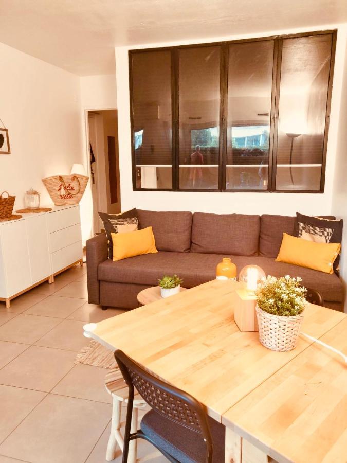 Mandelieu Grand Studio Avec Piscine Et Proche De La Mer Dış mekan fotoğraf